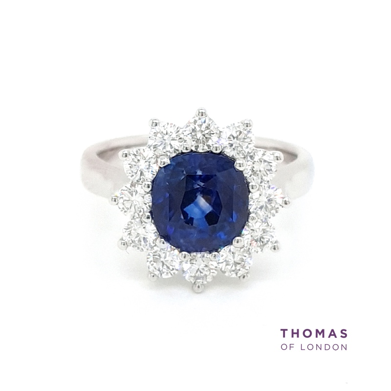 Sapphire - The September birthstone is believed to symbolise truth, sincerity and faithfulness. Discover our collection of #sapphirejewellery

thomasoflondon.com/gemstone-jewel…

#September #jewellery #birthstone #thomasoflondon