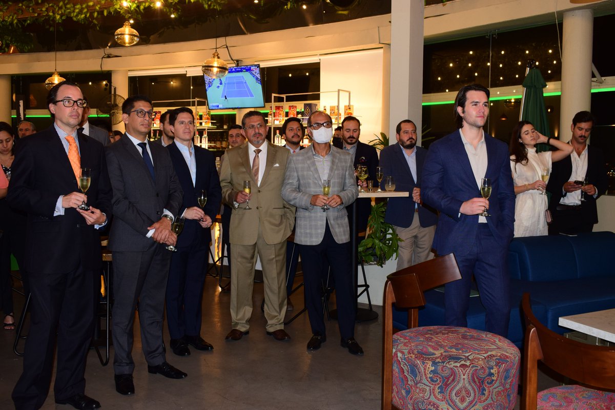 Corpei's tweet photo. 📢Con la presencia de líderes empresariales, gremiales, representantes del sector público, aliados estratégicos, amigos de la #FamiliaCORPEI, presentamos los nuevos servicios financieros de nuestra división #CORPEICapital: soluciones efectivas para el desarrollo de empresas. https://t.co/9iK5Pdogud