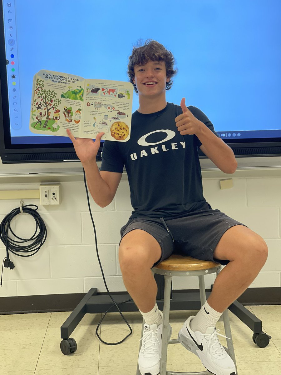 Today in Ag Business, Bo read “How did that get in my lunchbox?” for the class to understand how supply chains work! #huskyNProud