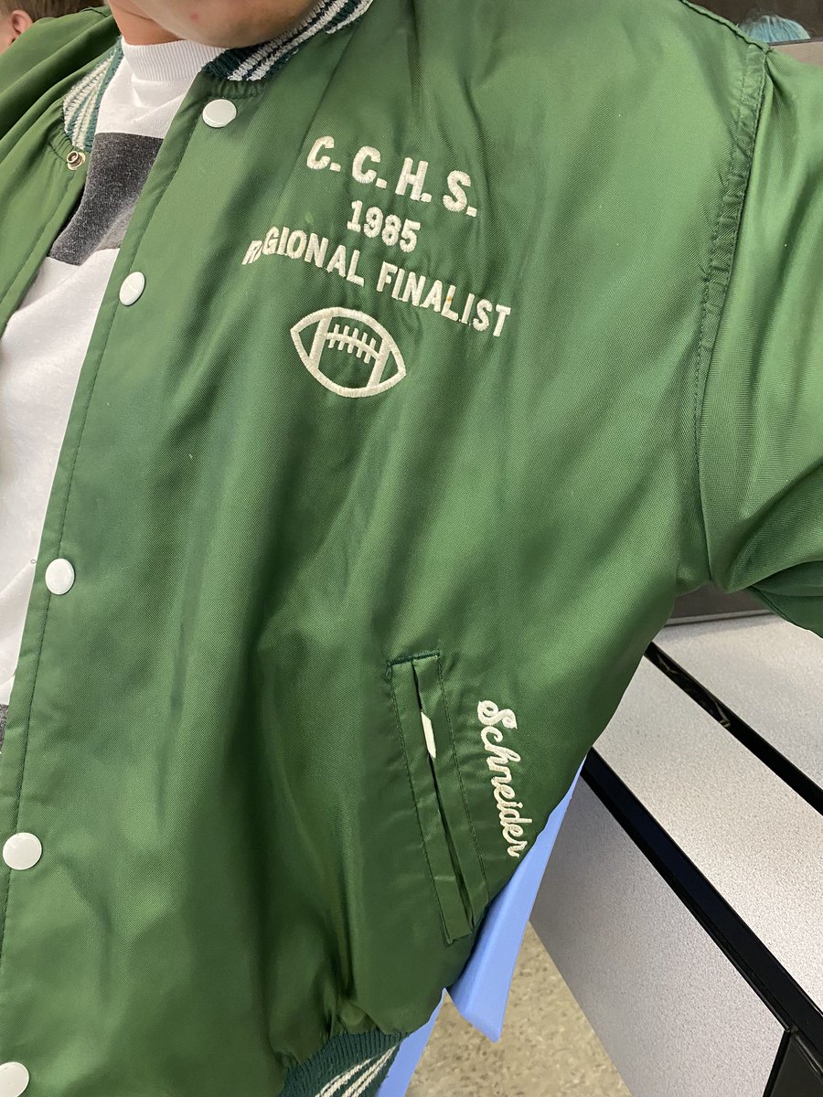 knightrover's tweet photo. @sportslogosnet @UniWatch one of my high school CompSci students wears his dads ‘85 football jacket from somewhere in Ohio.  I’ve never seen name on pocket like this.  Was this common in the 80’s? https://t.co/uZbR0ZBwkI