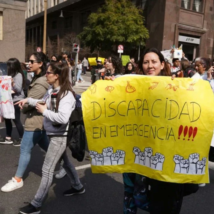 RMIDREDMUNDIAL's tweet photo. La Discapacidad en estado de emergencia.
El ajuste en discapacidad provocó la suspensión de tratamientos a miles de personas con deficiencias y discapacidades que existen y no son visibles, se ven impedida su participación en la sociedad en igualdad de condiciones con las demás. https://t.co/PMfuHzMCJT