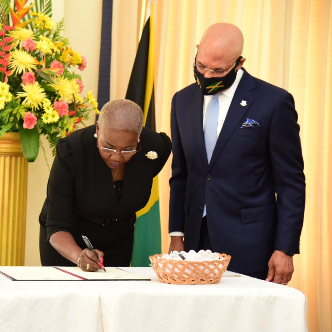 JISNews's tweet photo. Join us in congratulating Carolyn Reid-Cameron on being sworn in as the new Public Defender!🥳

She is the second woman to be appointed to the post.

Swipe for highlights from today's swearing-in ceremony! https://t.co/uVI8tcmxi6