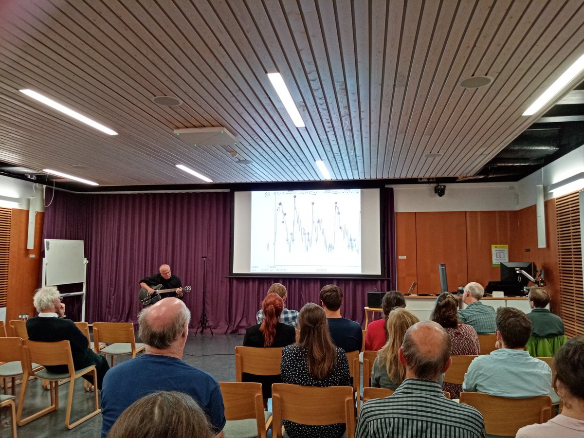 drsianhenley's tweet photo. Musical version of the #Antarctic record of #CO2 changes over the last 800,000 years! Spine-tingling stuff at #UKASC. @EdinGlaciology @GeosciencesEd. https://t.co/OddTA8hMoB
