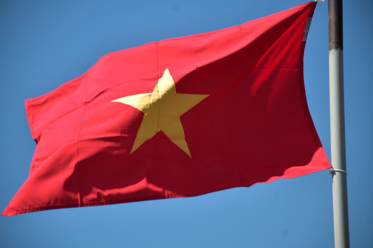 Grecia_Jpsuv's tweet photo. ¡Vietnam heroico! ❤️‍🔥
Nos unimos a los actos conmemorativos por los 77 años de la Independencia de #Vietnam, destacando nuestra admiración por ese pueblo hermano, ejemplo de resistencia y dignidad inquebrantable
@JuventudPSUV

Vivan nuestros pueblos libres!
Viva Ho Chi Minh🇻🇳🇻🇪 https://t.co/RCScJNb3fw