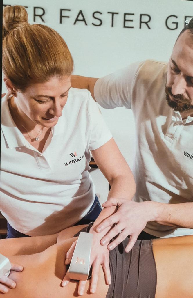 Back4 de Winback  reinventa las corrientes no invasivas para activar el metabolismo.
TECAR / alta frecuencia 
HI EMS / media frecuencia
HI TENS Baja frecuencia focalizada, aumenta la oenetracion y proporciona poder analgésico 
#fisioterapia 
#tecarterapia 
#winbackspain
