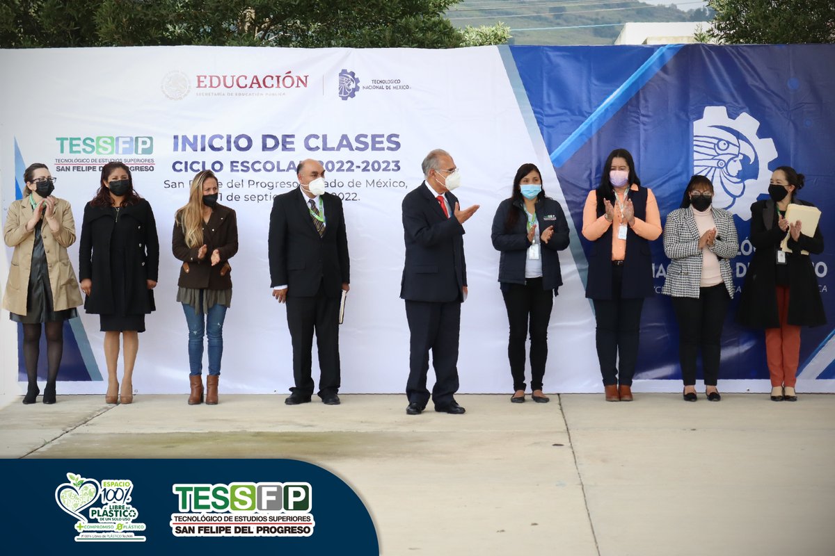 TESSFP_Edomex's tweet photo. El M.A.E. Arturo Vélez Escamilla Director del #TESSFP, así como jefes de división y administrativos, dieron la bienvenida a los estudiantes del @TESSFP_Edomex ¡Bienvenidos al Ciclo Escolar 2023! https://t.co/uuedUrPHSi