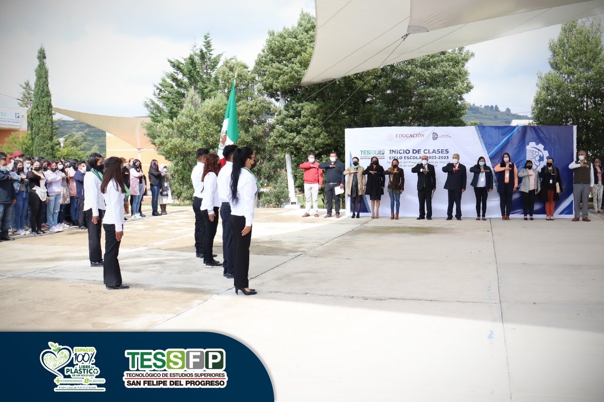 TESSFP_Edomex's tweet photo. El M.A.E. Arturo Vélez Escamilla Director del #TESSFP, así como jefes de división y administrativos, dieron la bienvenida a los estudiantes del @TESSFP_Edomex ¡Bienvenidos al Ciclo Escolar 2023! https://t.co/uuedUrPHSi