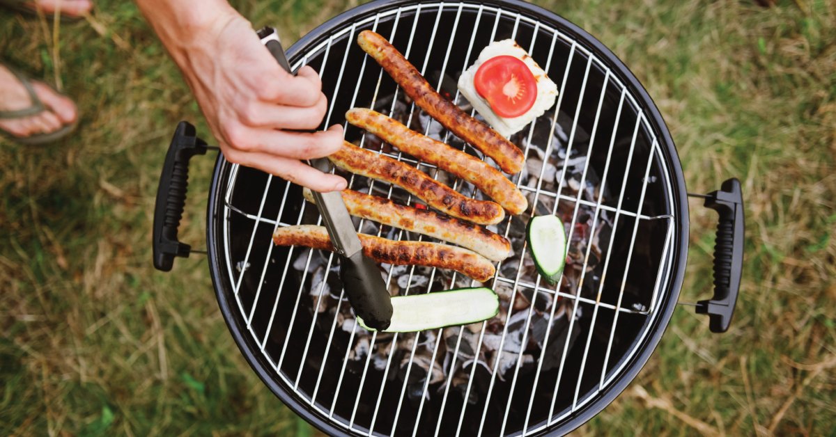WebMD's tweet photo. Grilling isn't just a tradition, it also can be one of the healthiest ways to cook. Thinking of firing up the grill this weekend? Here are tips for doing it safely: https://t.co/EzBzV5Fk40 https://t.co/C7ZzeXShUN