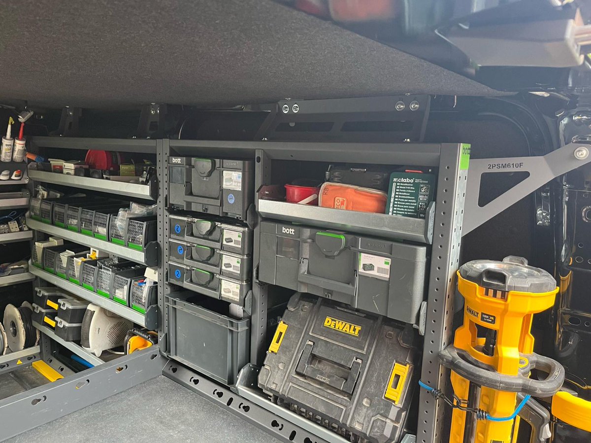 bottsmartvan_uk's tweet photo. Everything you need all down one side! ππΌπ₯
β£β£
#vanracking #racking #vanstorage #vanshelving #tools #toolbox #systainer3 #trade #vanlife #onthetools #throwbackthursday #tbt #thursdaythoughts #thursdayvibes #electrician #sparky #bottmodulo3 #selffit #bottsmartvan #worksmartbott https://t.co/ZMWxRdCK3D