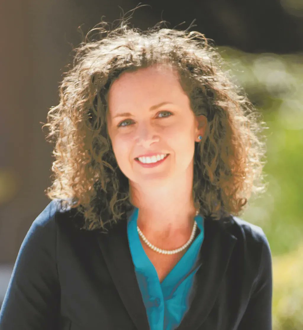 RSJNevada's tweet photo. The Reynolds School's associate professor Kari Barber was recently elected to the board of the University Film and Video Association. @UFVAtweets is a leading organization dedicated to the study of media in higher education. Congratulations, professor Barber! https://t.co/cWdqx55WvB