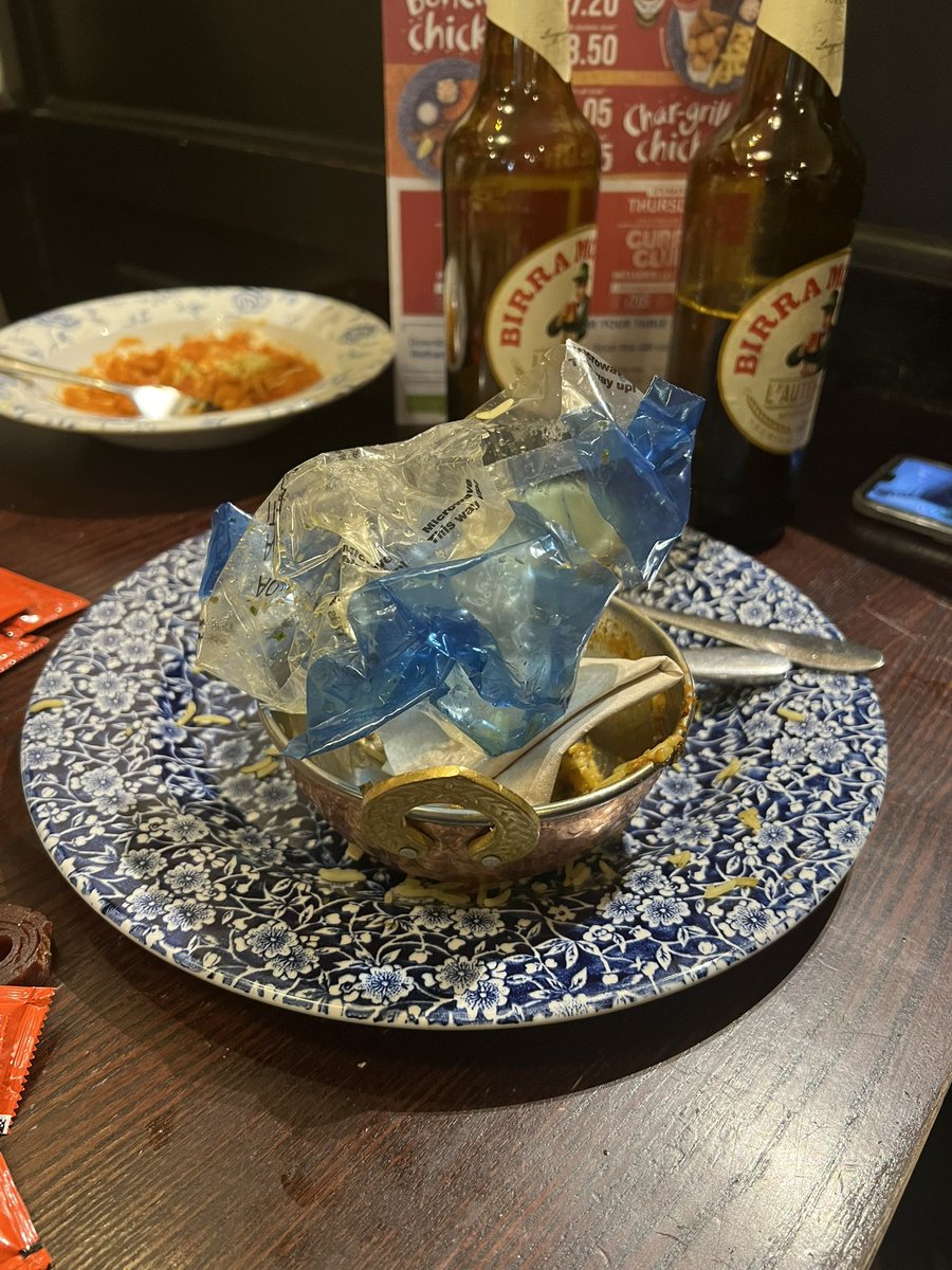 ScottTJones2's tweet photo. When you have a curry @UKjdspoons @wetherspoonapp and the rice comes out in the packet 😂😂😂. Shocking https://t.co/iEwuH9uJwF