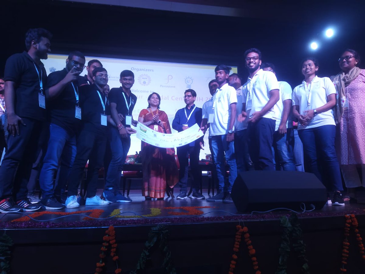 CguOdisha's tweet photo. Congratulations Team Falcon on your grand success. Everyone at CV Raman Global University is proud of your achievement.

@narendramodi @PMOIndia @EduMinOfIndia @PIB @HRD @mhrd_innovation
@AICTE_INDIA @abhayjere @mohitgambhir https://t.co/c3078d6tFW