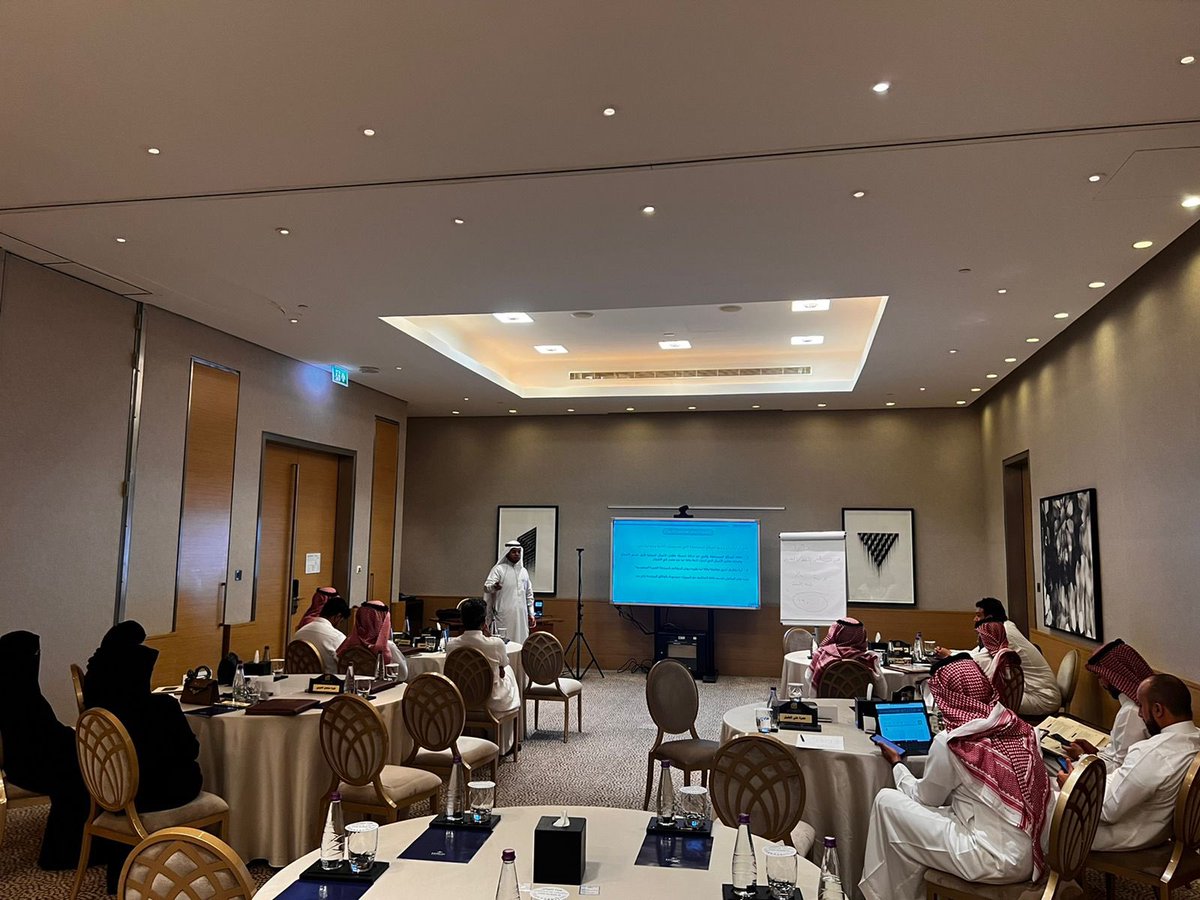 مدير عام مكتب سمير الانصاري للاستشارات- مدرب عقود tweet media