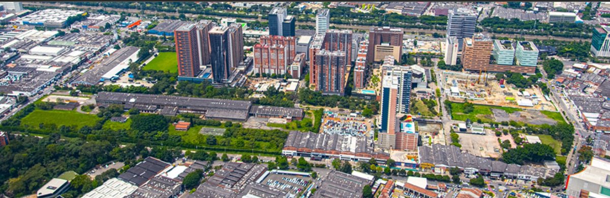PerezJaramilloA's tweet photo. @mauriciofacio_ @adrihcooper18 @luzmatobon @slondonouribe @sortegarango @lab_mde @metrodemedellin Avanza la #RenovaciónUrbana #CiudadCompacta
URBANITY, Guayabal
Constructora Capital (izq)
CIUDAD DEL RÍO, Valores Simesa (der)
Buenos negocios para el conjunto de la sociedad, a pesar de las "normas absurdas" del #POTMedellín según voceros de Camacol
No todo es mediocridad https://t.co/3tlDS2ezxv