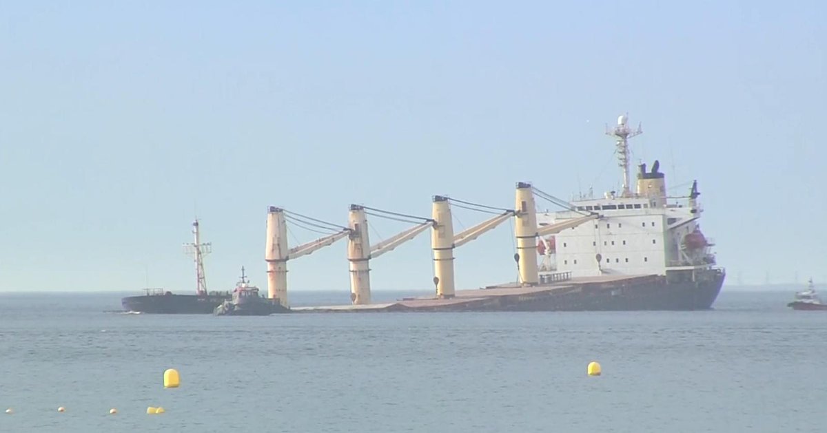 El vertido de fueloil del buque varado en Gibraltar, el OS35, ha superado la primera barrera Y  <a href="/overon_news/">overon</a>  está allí para ofrecer la posibilidad de contarlo en directo #BreakingNews #Live  #LiveStream