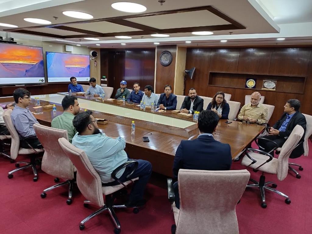 ptc_indialtd's tweet photo. PTC India today welcomed a senior level delegation from Bangladesh power sector at PTC office in New Delhi. The delegates included officials from Bangladesh various power utilities under Ministry of Power, Energy and Mineral Resources (MPEMR), Bangladesh. 

#PTCIndia #energy https://t.co/wZts8XZkqD