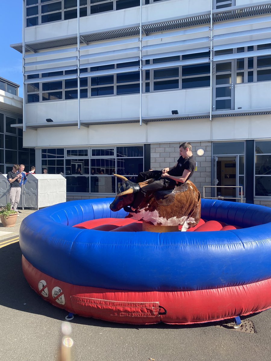 NCLStudentVoice's tweet photo. Freshers week #NCL22 π https://t.co/JH3dCoKSCu