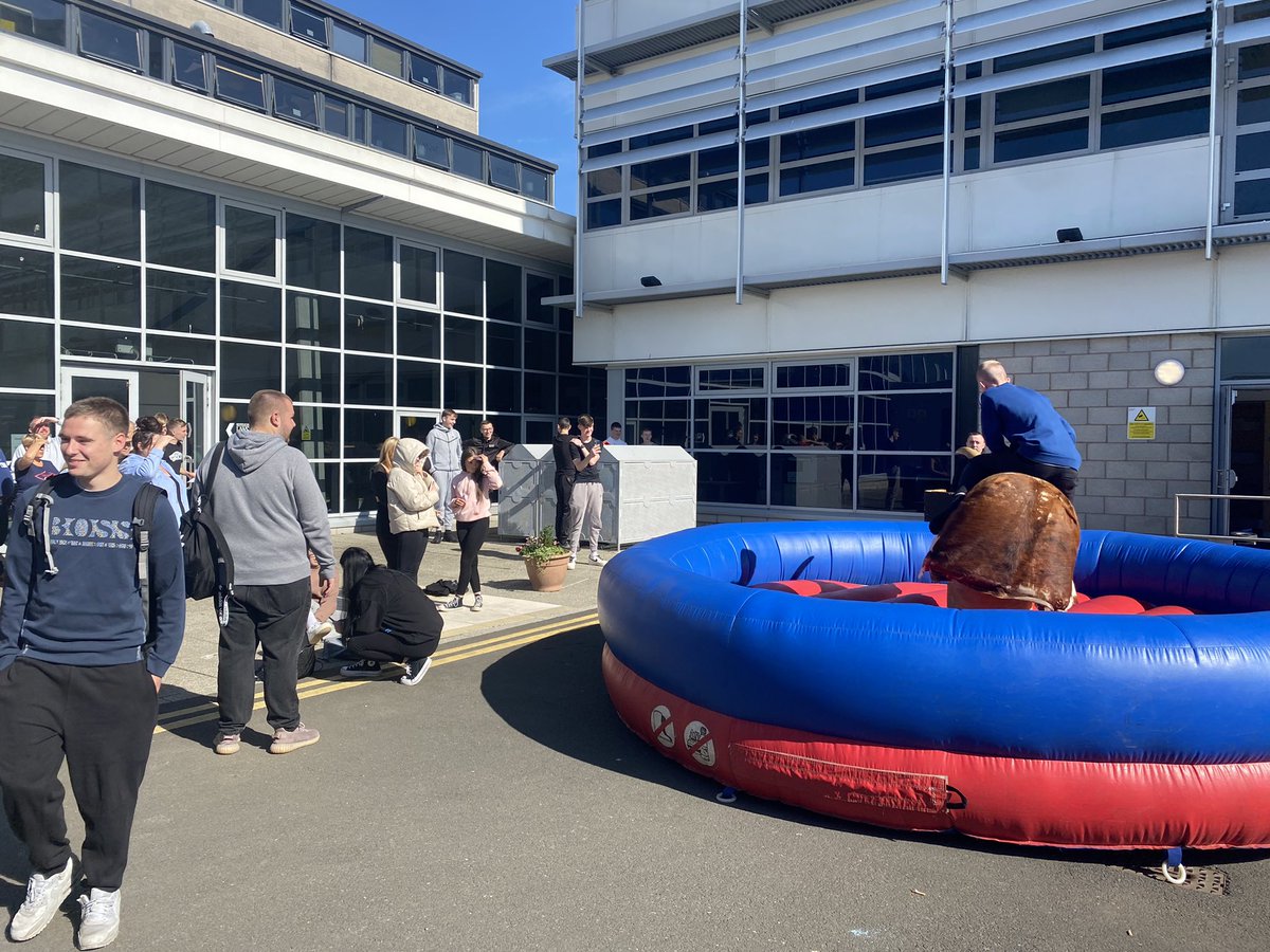 NCLStudentVoice's tweet photo. Freshers week #NCL22 π https://t.co/cKNGHuWBol