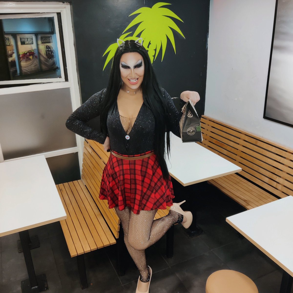 _arianagrindr's tweet photo. Hey y'all, don't forget you can use code "Ari" at checkout to get your ex barred from @Abrakebabra 🍢
#brandembassador #influencer #arianagrindr https://t.co/c0aHNv01yZ