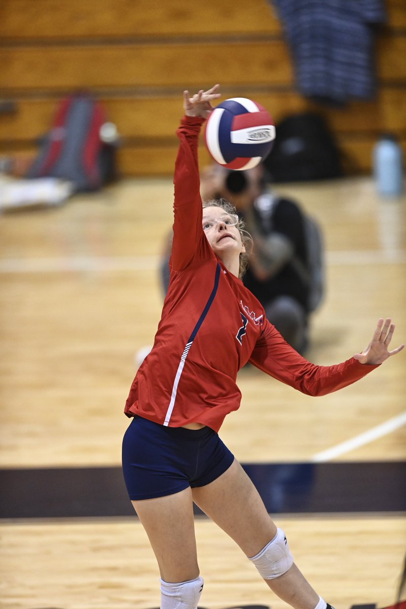 AshlynVolley's tweet photo. MHS vs PCHS last night and we came away with the win!! #volleyballrecruiting #volleyball #volleyballteam #volleyballplayer #volleyballrecruit #playvolleyballincollege  #collegerecruiting #highschoolvolleyball #varsityvolleyball #vballrecruit #scoutme https://t.co/5iGHYLHoWx