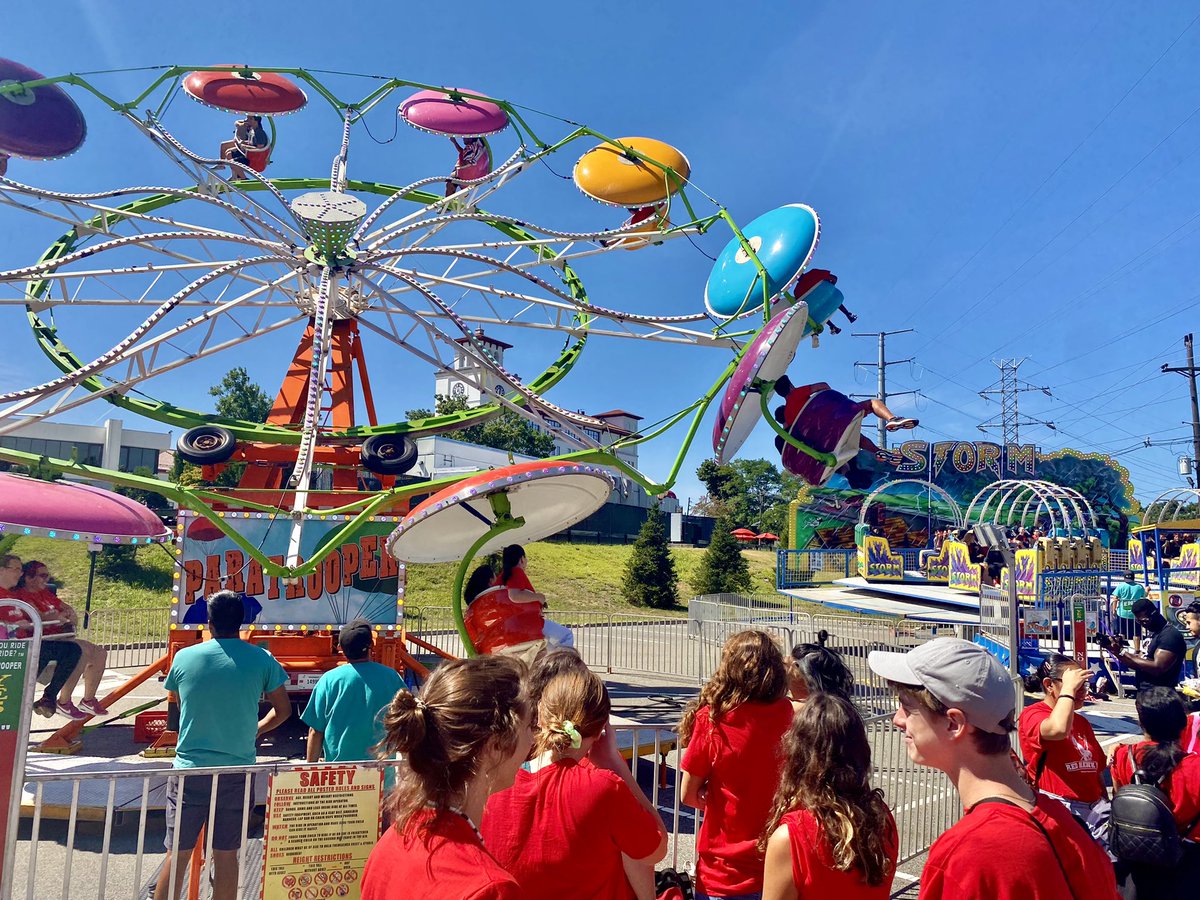 montclairstateu's tweet photo. Can’t forget the Carnival & BBQ 🎡🍔Today keeps getting better! 🎉 #RedHawkDay https://t.co/A56V9Nwyfm