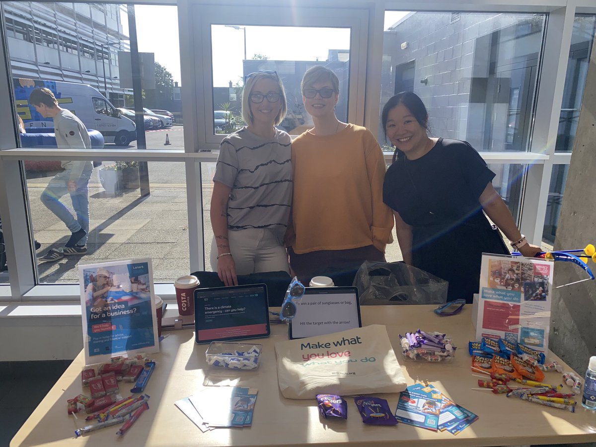 NCLStudentVoice's tweet photo. Freshers #NCL22 Sweet treats and fun in the sun βοΈ https://t.co/j2ehaemK6w