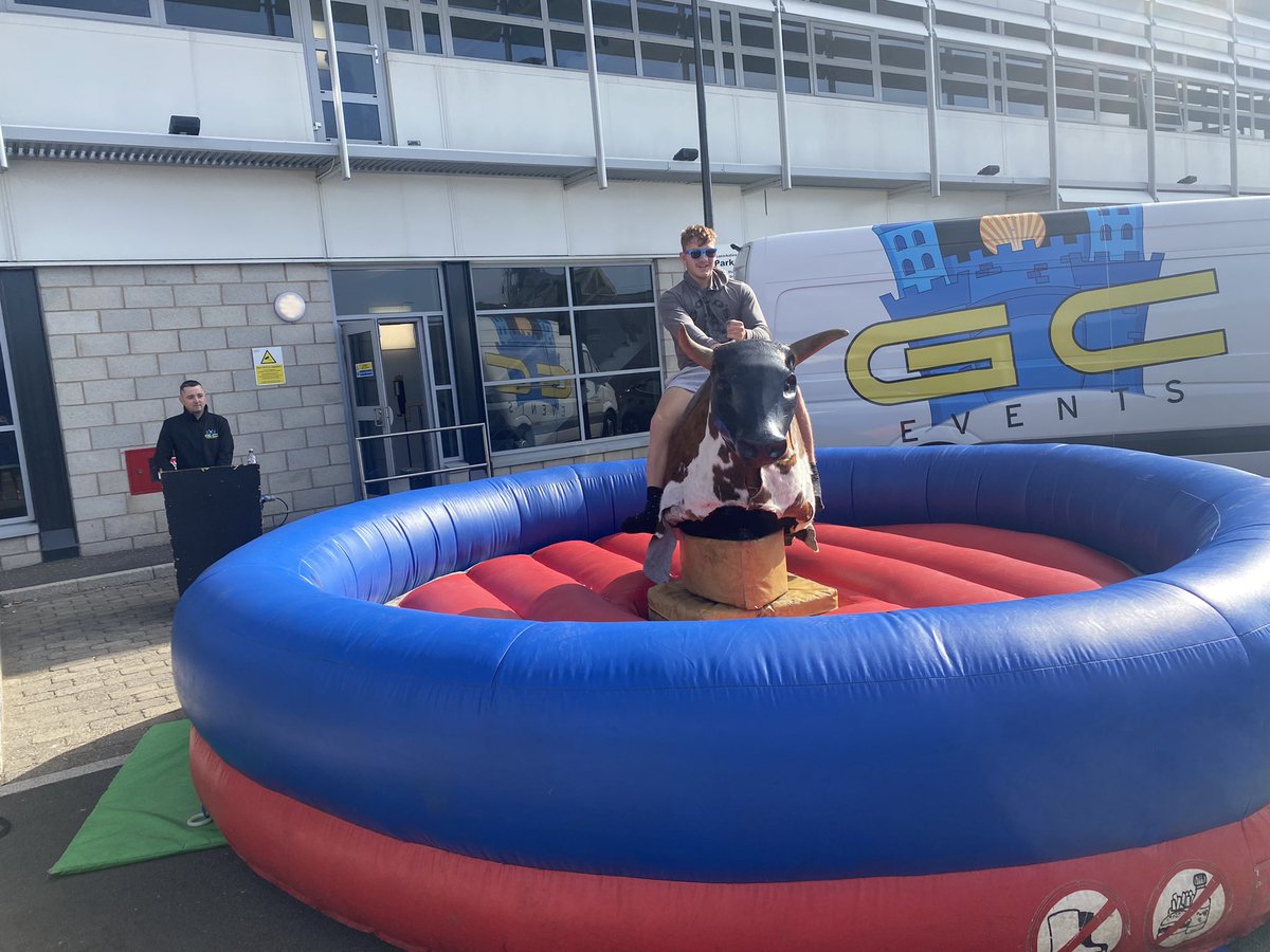 NCLStudentVoice's tweet photo. Freshers week #NCL22 βπ» https://t.co/SHopp9IVvB