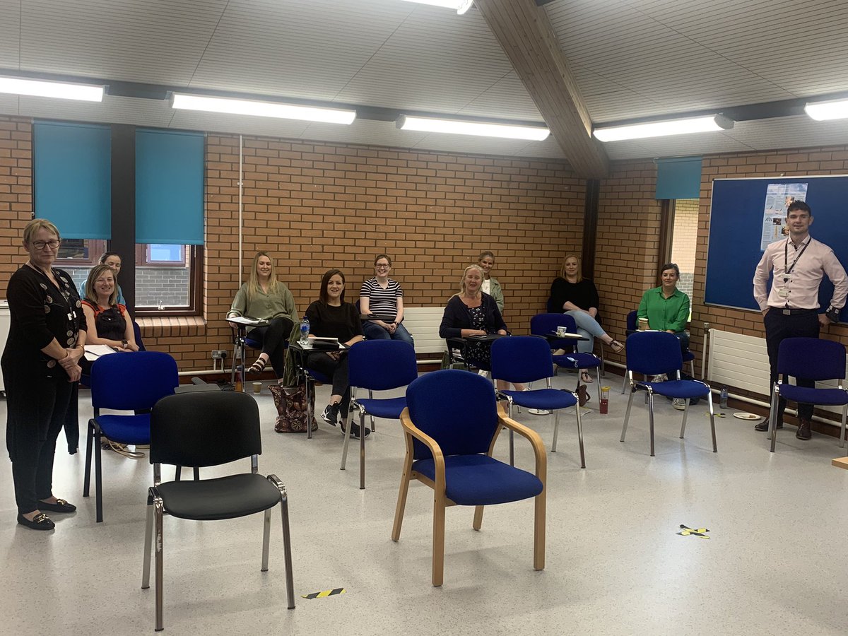 katrinakelly_1's tweet photo. 1st District Nurse Development day facilitated by Glenda and Séamie @glendah83476906 @SeamieReidFox @SarahIrvineDN @gmcc126 @ashleyramsay50 @MargaretDiamo10 @GlynisWhittle2 https://t.co/UEf7yZEJxU