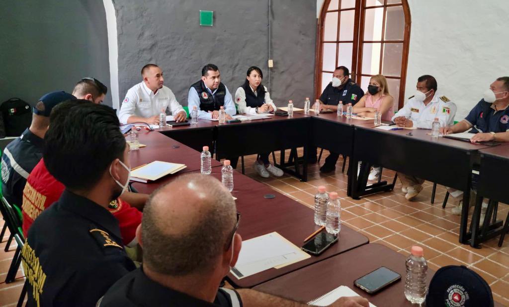 samgm24's tweet photo. Me reuní con titulares municipales de #ProtecciónCivil Región #Tultepec en #Tecámac #CICATEC, para reforzar y ejecutar acciones preventivas que salvaguarden la vida y el patrimonio de las y los mexiquenses en esta temporada de lluvias. https://t.co/pABj0qijks