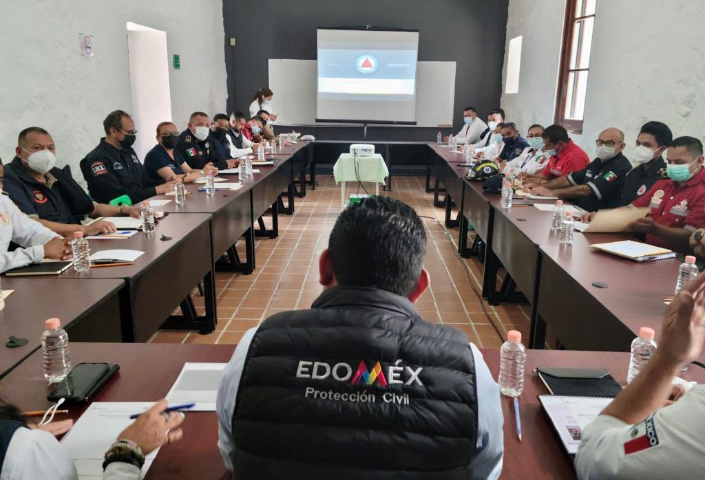 samgm24's tweet photo. Me reuní con titulares municipales de #ProtecciónCivil Región #Tultepec en #Tecámac #CICATEC, para reforzar y ejecutar acciones preventivas que salvaguarden la vida y el patrimonio de las y los mexiquenses en esta temporada de lluvias. https://t.co/pABj0qijks