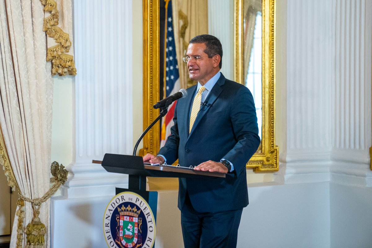 GovPierluisi's tweet photo. Nos comprometemos a levantar nuestra voz y a promover que todos los hombres mayores de 40 años se hagan la prueba para detectar el cáncer de la próstata y visiten su urólogo, sin excusas. #MesDeLaConcienciacionSobreCáncerDePróstata https://t.co/XX32BxhDO2