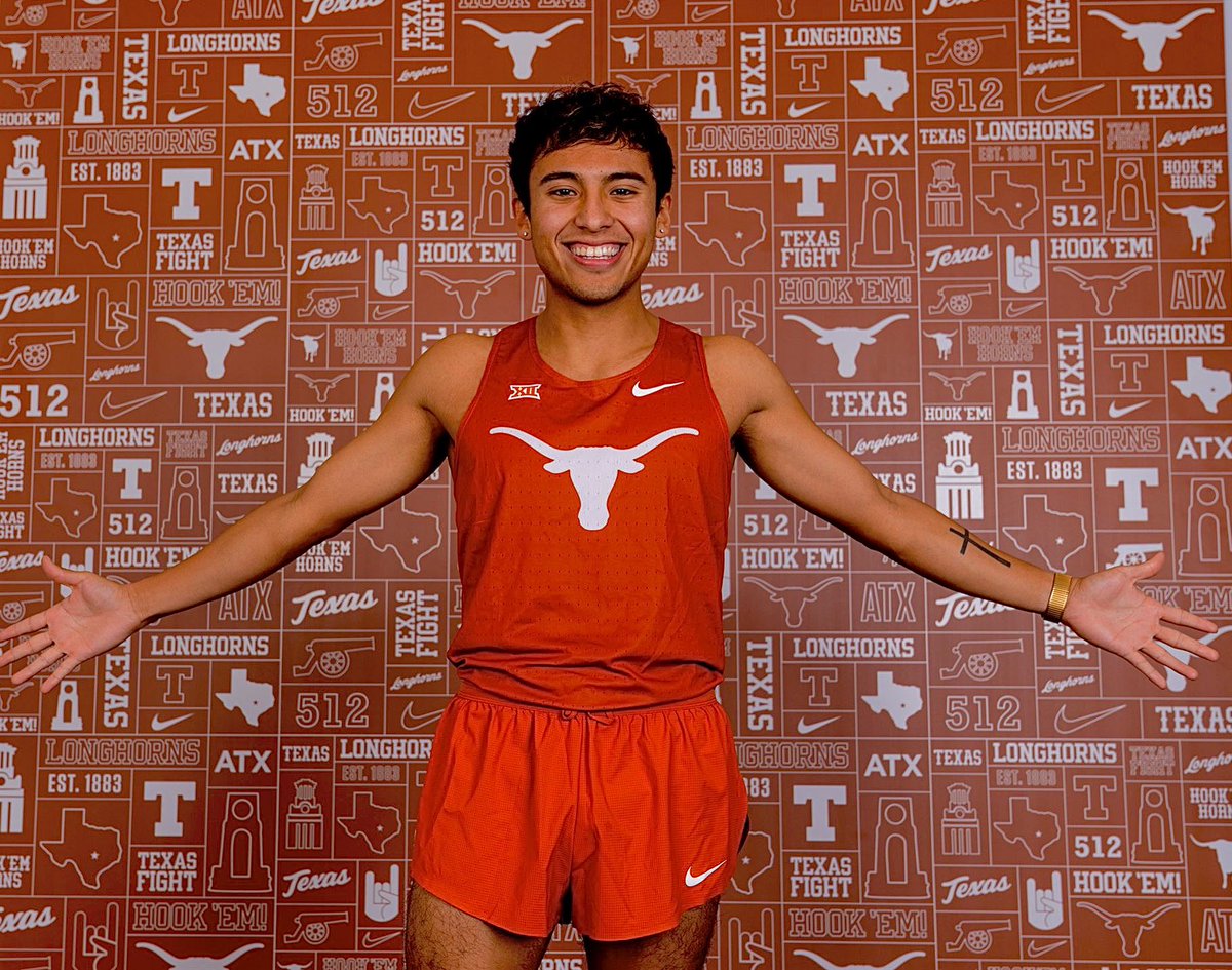 CruzGomez_7's tweet photo. 🇲🇽  x 🤘🏽 
#HookEm #RGV #956 https://t.co/dOk5vNq0SM