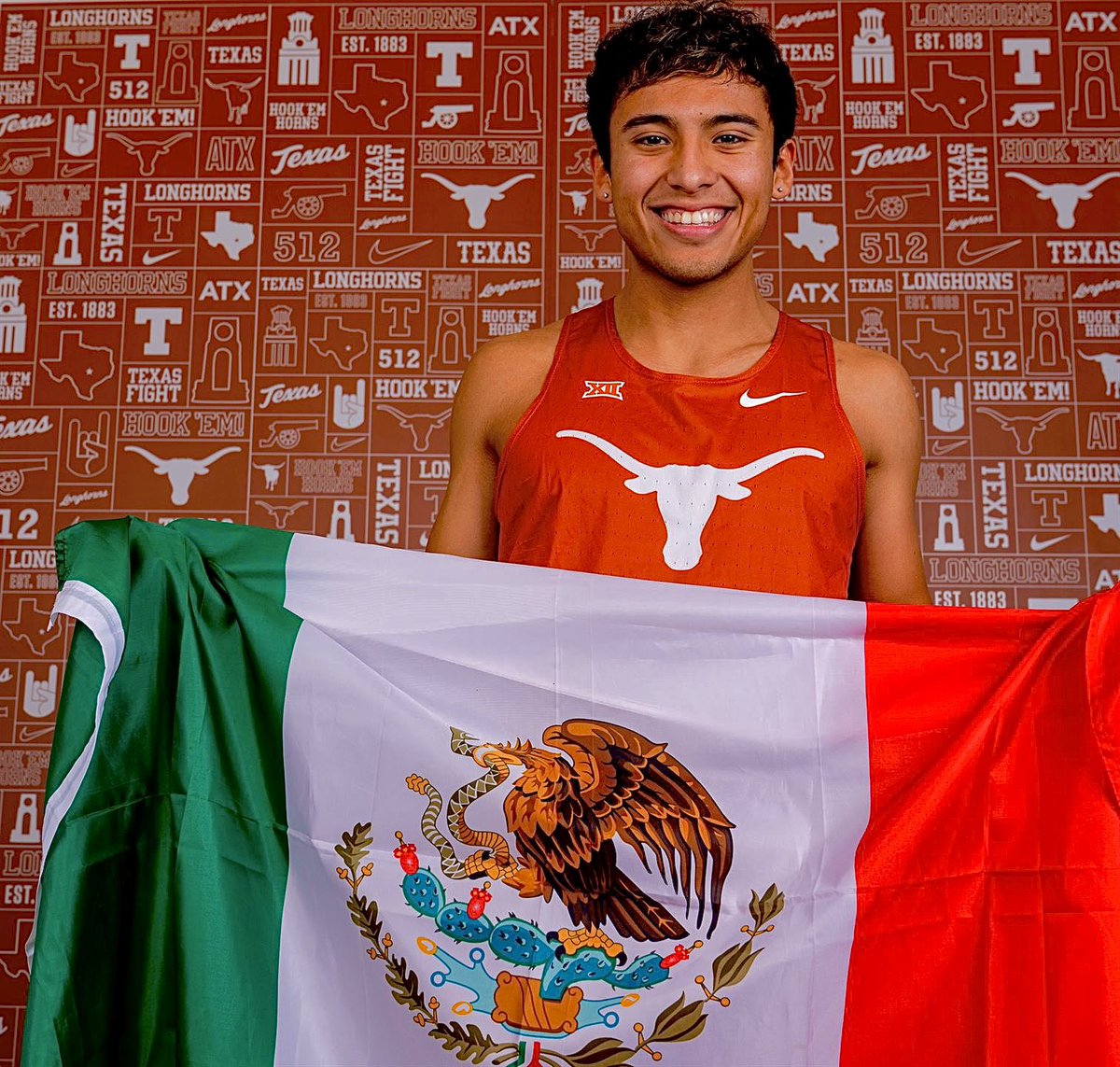 CruzGomez_7's tweet photo. 🇲🇽  x 🤘🏽 
#HookEm #RGV #956 https://t.co/dOk5vNq0SM