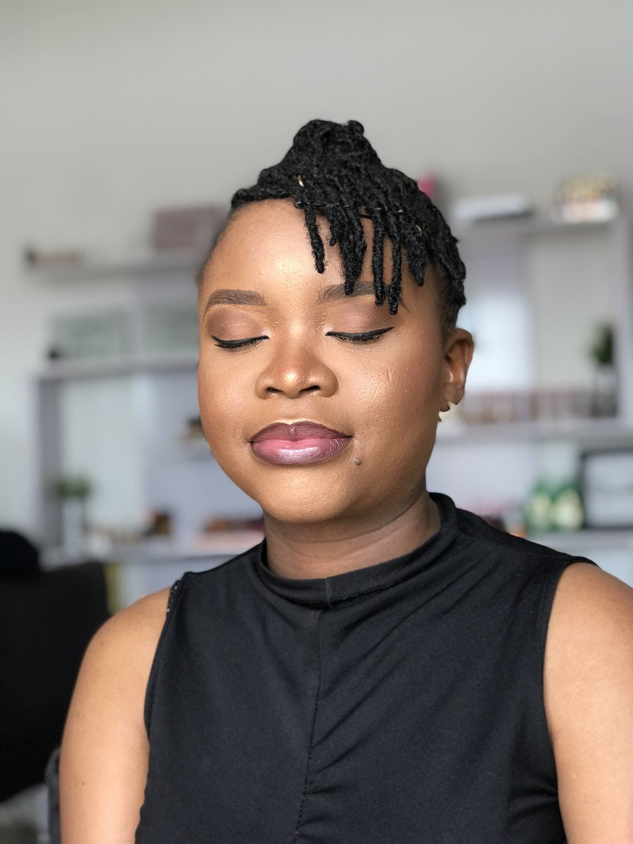 jostified_9ike's tweet photo. Happy New Month Fam ❤️ Welcome to MY MONTH 💃🏽
May the new month be as beautiful as this Cherished Crown 👑😊🥰 Dripping Glory 😌😊
Makeup by my sis Cynthia Ayeni ❣️
#HappyNewMonth #ForGodsGlory #SeptemberBorn #BirthdayCountdown #September09 #0909 #Grateful #GratefulIsWhatIAm❤️ https://t.co/bs85YFF4fS