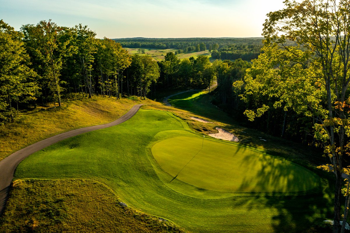 ISLResortGolf's tweet photo. Happy (906) day! ⛳️
We love this place 💚
#906life https://t.co/dsN6lUvVbW