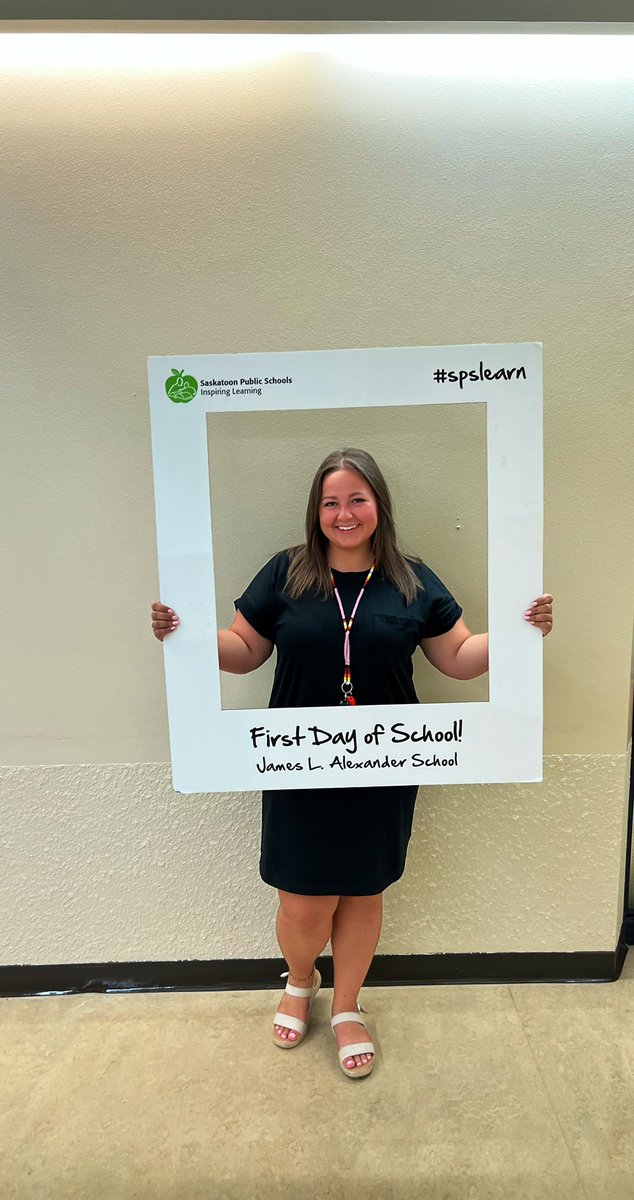 Cue <a href="/StaplesStores/">Staples</a> back to school song… 🎶 “it’s the most wonderful time of the year..”🎶  
Happy 1st day of school! ✏️ #spslearn <a href="/StoonPubSchools/">Saskatoon Public Schools</a> #BackToSchool