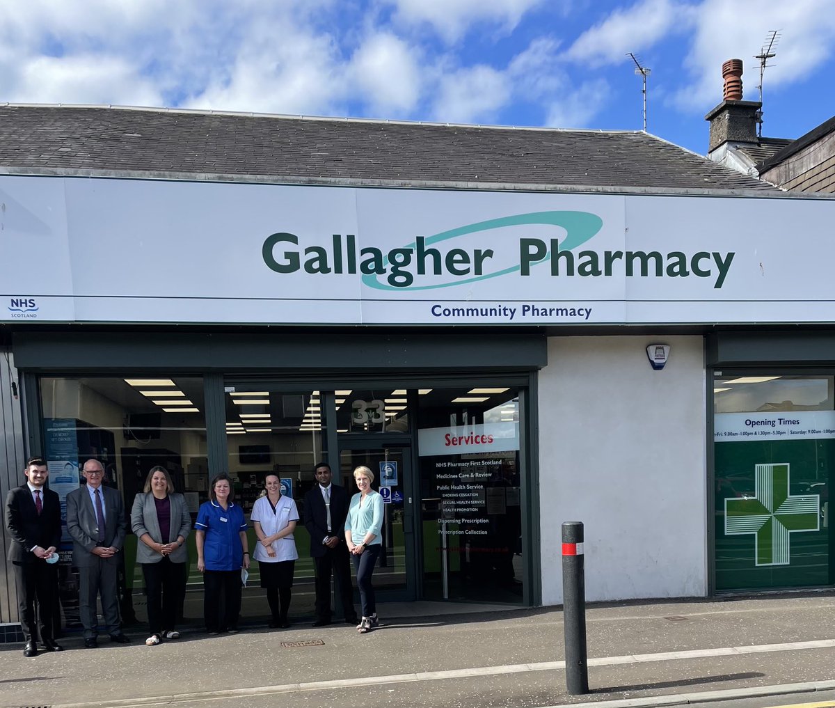 Great to meet ⁦@RBFMaguire⁩ at Gallagher Pharm. Stevenston. Talked lots, including success of NHS Pharmacy 1st, pharmacist IP delivering advanced care to patients from the community pharmacy, workforce and winter planning. Thanks for coming to visit! ⁦<a href="/CPharmacyScot/">CPharmacyScot</a>⁩