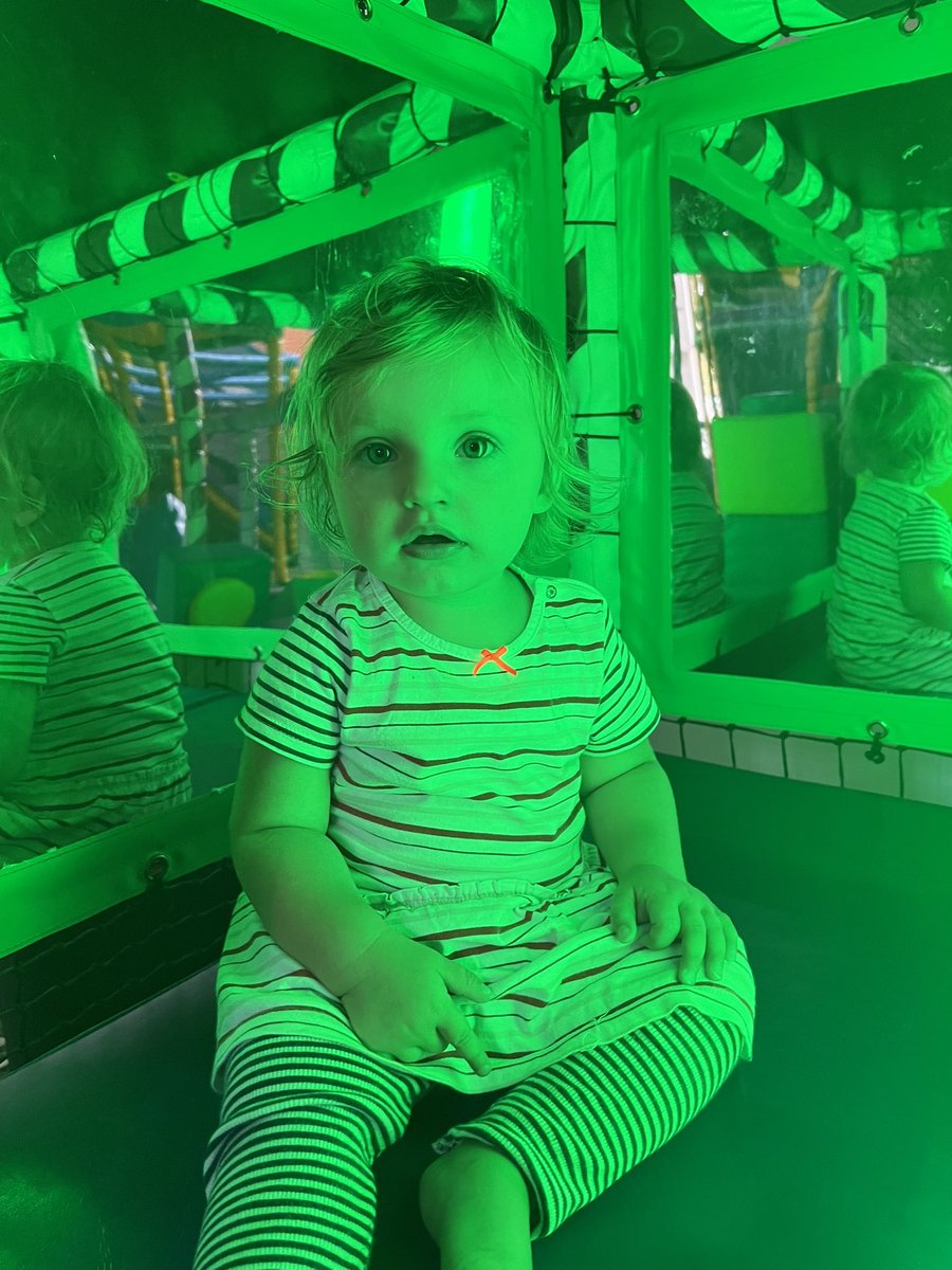 schloveme's tweet photo. #softplay #guesswhohadmorefun? #babyormum #greengoddess https://t.co/oUZ9fOBxqZ