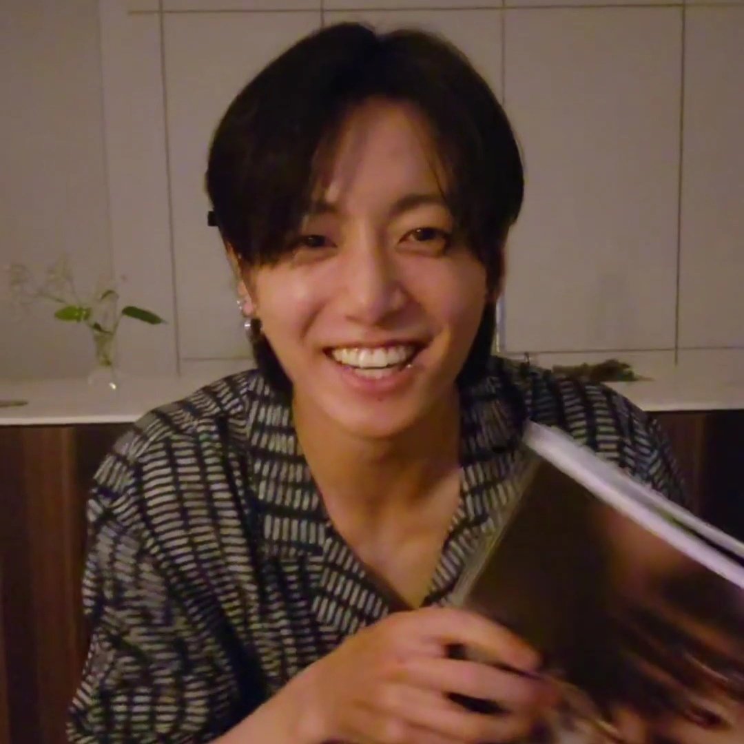 bts_jk5's tweet photo. Happiest of birthdays to our golden maknae, Jungkook! @BTS_twt 

#HappyJungkookDay 🥳🎂 https://t.co/jfDxL87Lem
