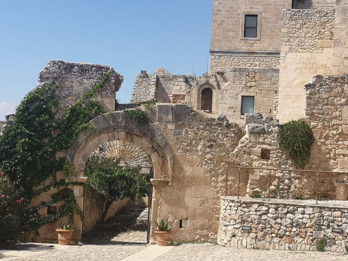 MthctTurco's tweet photo. Abbazia di Pulsano sul Gargano
#eremi @IlMattinoFoggia @garganolab2_0 @RestodelGargano @FerGargano @GarganoAround @GALGargano #eremidipulsano #Foggia #Gargano #Puglia #Montesantangelo https://t.co/Ade7aASJ80