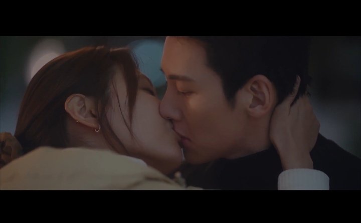 adnapknipot6's tweet photo. bish as sooyoung attacks to kiss his leading men,, THEY'RE BOTH SHOCKED AF 😳 UGH LUCKY MEN 🥺🤧🥹
#IfYouWishUponMeEp8
#RunOnEp11 https://t.co/bRLT7NQbC8