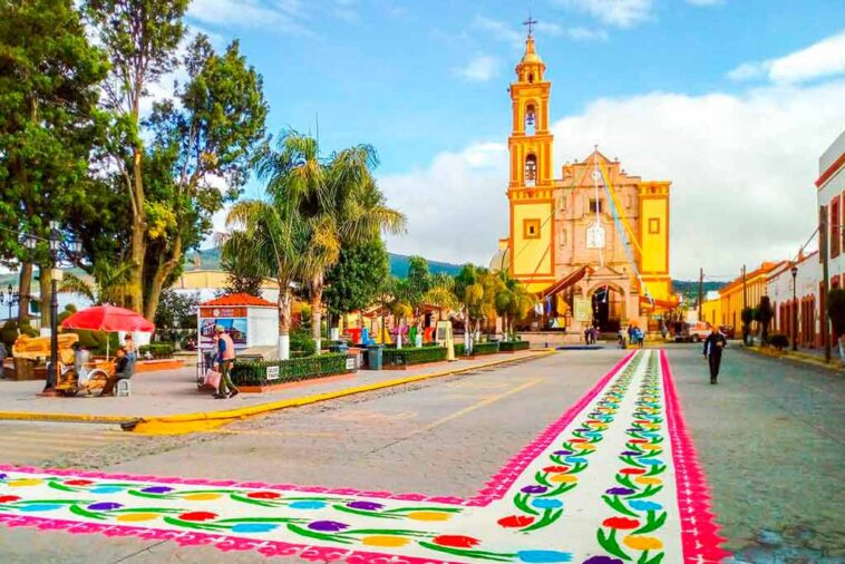 ViajayVuela_MX's tweet photo. 💫3 #PueblosMagicos✨a menos de tres horas de la CDMX en auto 🚗
1️⃣ Malinalco, Estado de México
2️⃣ Huamantla, Tlaxcala
3️⃣ Bernal, Querétaro
#VisitMexico #mexico #PueblosMagicos #mymexico #viajayvuela #vacaciones #verano https://t.co/9a6uCc8R8u
