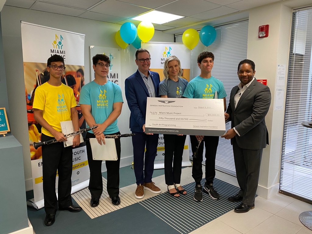 MiaMusicProject's tweet photo. Thank you to @GenesisInspired for their generous donation to support our mission of transforming kids' lives through music! Congrats to our Clarinet Ensemble for a spectacular performance at the event!
๐ธ: @artmktadvertising #MiamiMusicproject https://t.co/DRmOpECzaA