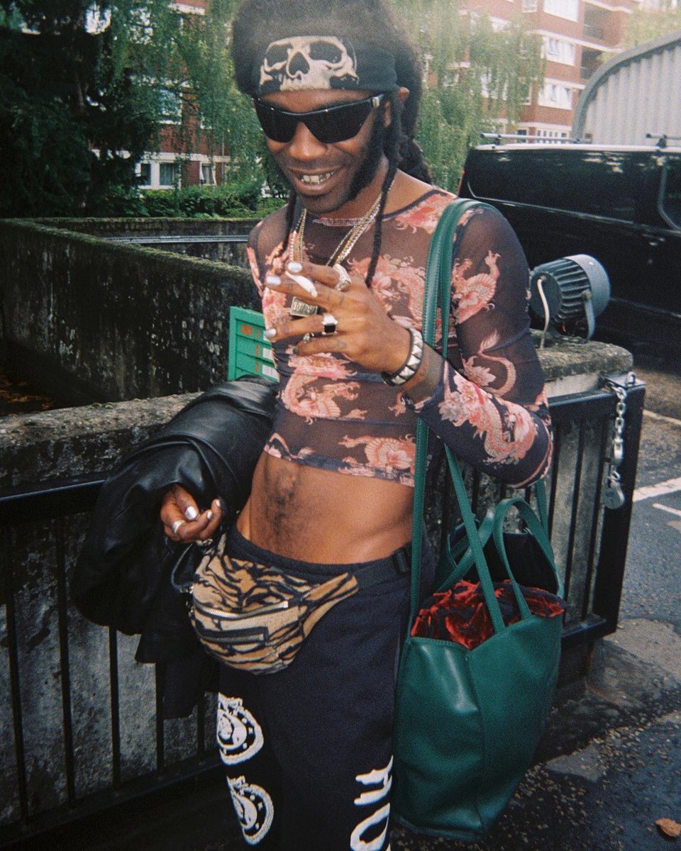 Ho99o9's tweet image. 𝓕𝓸𝓸𝓽𝓼𝓽𝓮𝓹𝓼 𝓲𝓷 𝓽𝓱𝓮 𝓓𝓪𝓻𝓴𝓷𝓮𝓼𝓼, 𝓟𝓽𝓼. 1 &amp;amp; 2