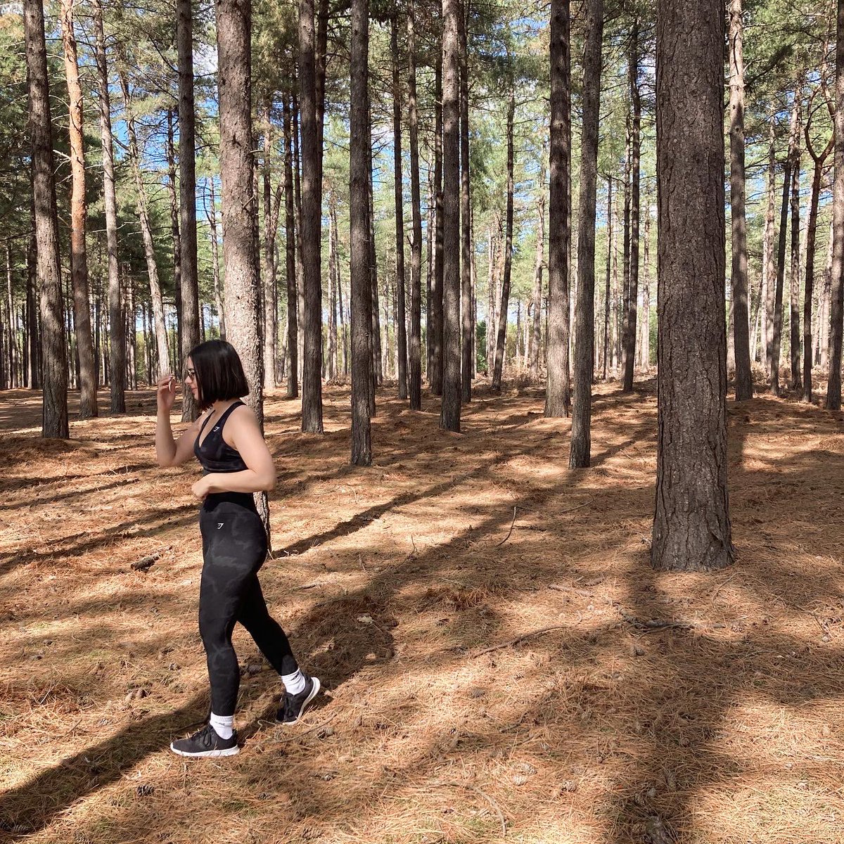 _EscapeToEarth's tweet photo. [Ad-Gifted] Love my new #Gymshark set! These leggings are my ‘go to’ for hiking or airport outfits 🥾 
Shop @Gymshark for the look 🛍Adapt Camo Seamless Leggings and Bra - Black
#TravelBlog #EscapeToEarth #Forest #Woods #Trees #GymSet #GymOutfit #WorkoutSet #WorkoutClothes https://t.co/gcNPj7YO3Z