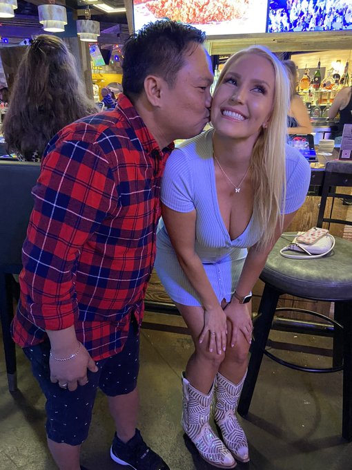 Lol met a fan while I was out. His wife took the photo! I don&rsquo;t mind when fans recognize me in public<a href="/tag/thongthursday"class="tags"><span>#thongthursday</span></a>