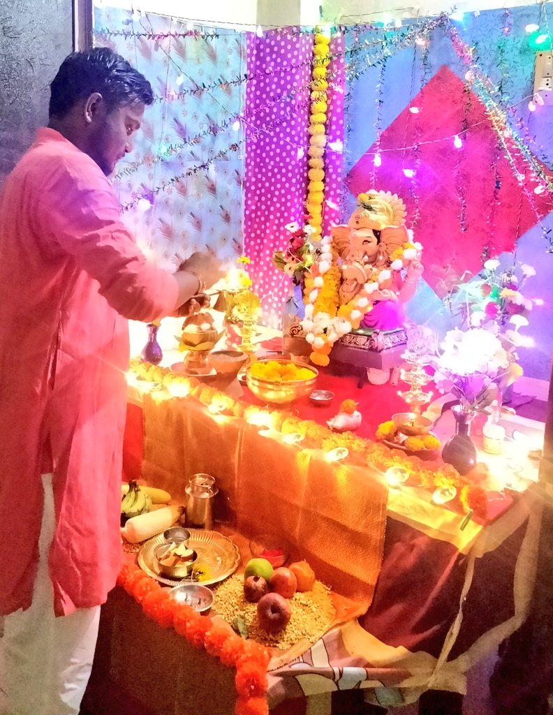 VDeulwad's tweet photo. विघ्नविनाशाय..!
DaY 2....🚩
#GanpatiBappaMorya 
#bappaathome
#Ganpatiaarti https://t.co/xf8uUysst3