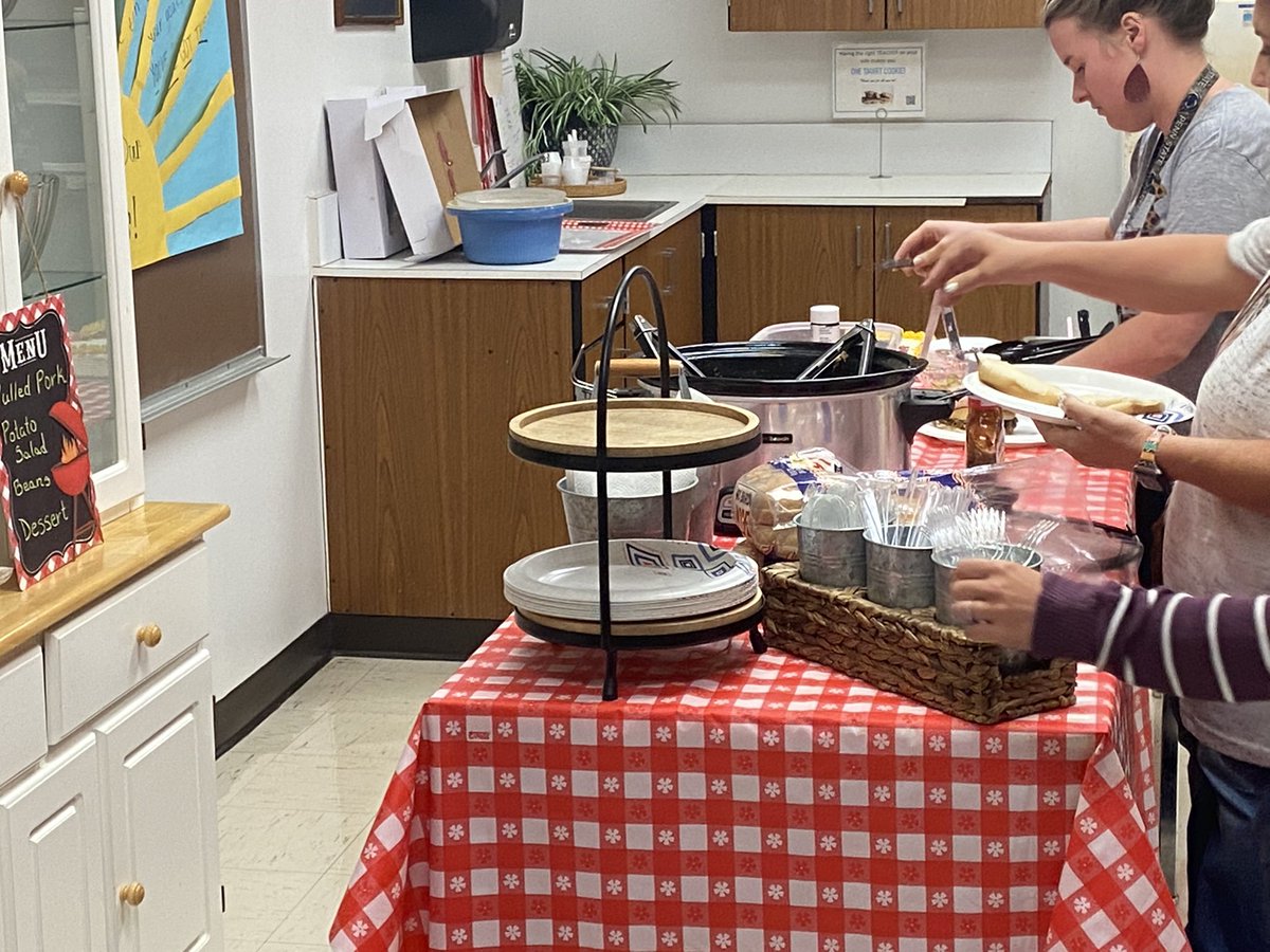 SeanMcCabe936's tweet photo. Tarkington Middle School administrative team treated their teachers to a BBQ luncheon today. Their relentless effort, pride and passion for our students is invaluable. Our gratitude is beyond measure; together we will ELEVATE all we do. https://t.co/T1T99SLoaH