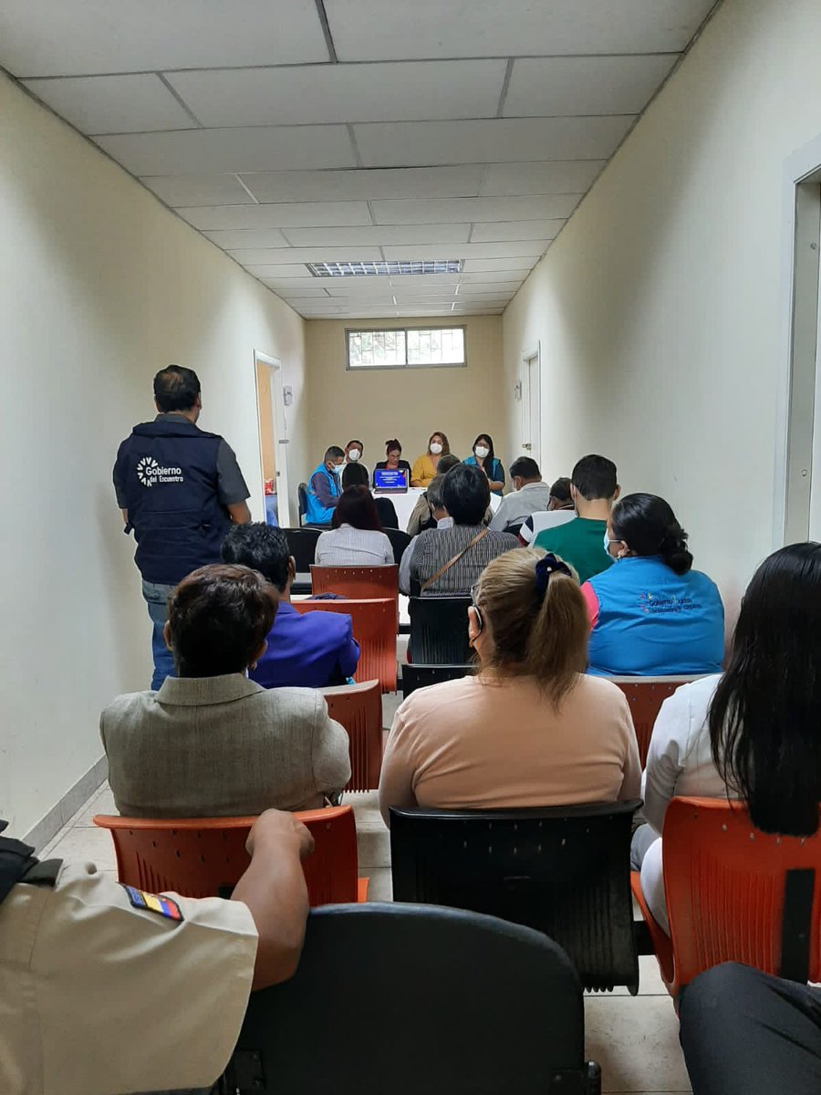 Salud_Guayas's tweet photo. #JuntosPorLaSalud | El personal del distrito 09D04 participó de la primera Mesa Parroquial de Tenguel y San Rafael, con las autoridades locales y Distritales, con el objetivo dd evitar la desnutrición infantil en niños menores de 2  años y mujeres en periodo de gestación. https://t.co/2lEjRE1f1k