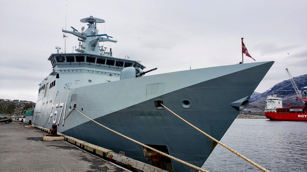 GooseBayCO_11's tweet photo. Paid a visit (with GBY's NavO & XO) to #HDMSEjnarMikkelsen to plan a Navigation Exercise and Cross-Poll during our current visit to Greenland.
Always great when unexpected opportunities to work closely with our allies present themselves.
#Søværnet
#StrongerTogether
#OpNANOOK22 https://t.co/6wW9aAopia